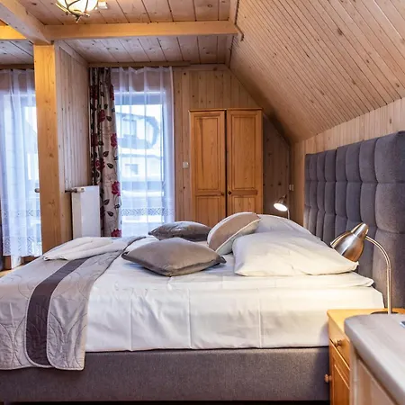 فندق مبيت وإفطار ويلا يو جادزي