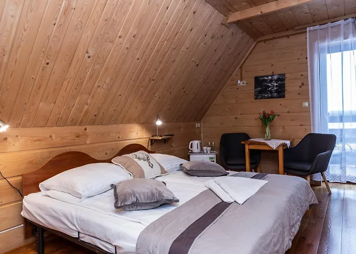 לינה וארוחת בוקר U Jadzi