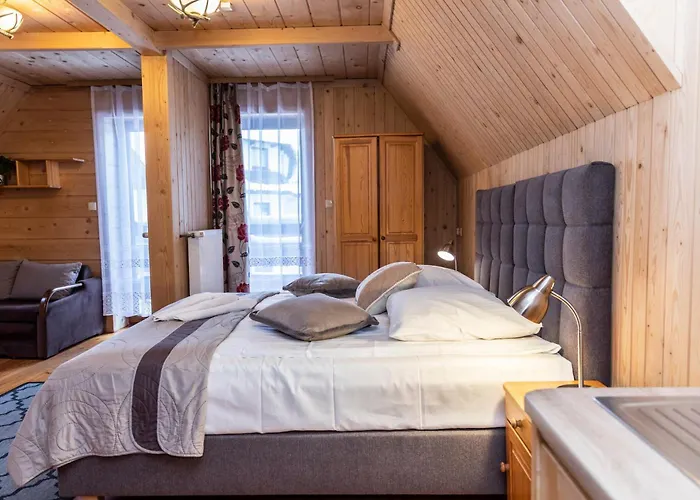 לינה וארוחת בוקר U Jadzi