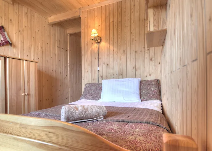 לינה וארוחת בוקר U Jadzi זקופאנה