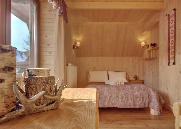 לינה וארוחת בוקר U Jadzi 3*